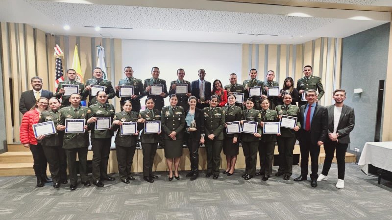 La Universidad El Bosque educa miembros de la Policía Nacional